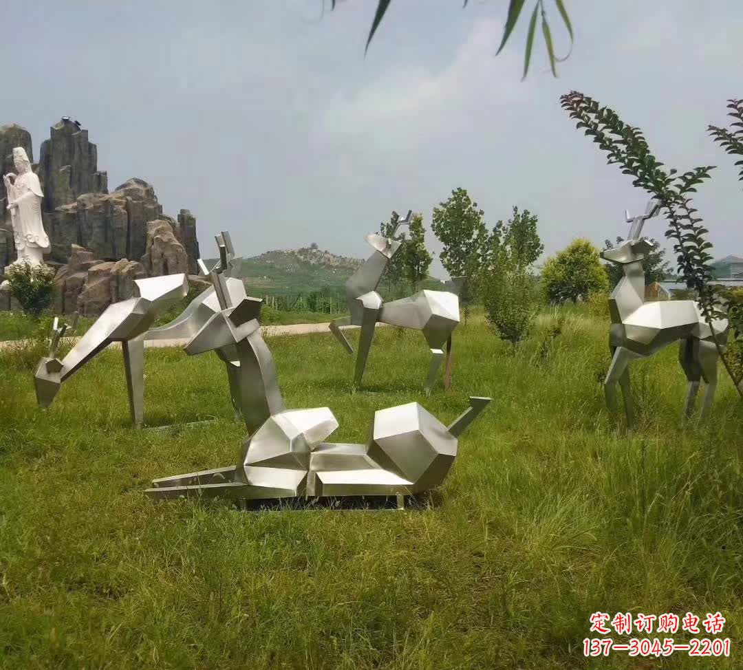 信阳不锈钢锻造的小鹿雕塑