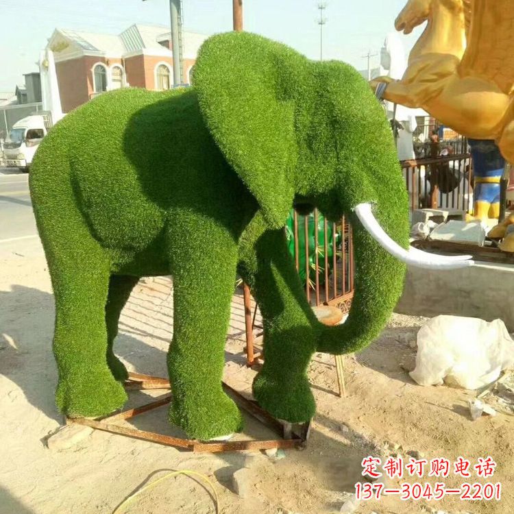 信阳草皮大象玻璃钢雕塑
