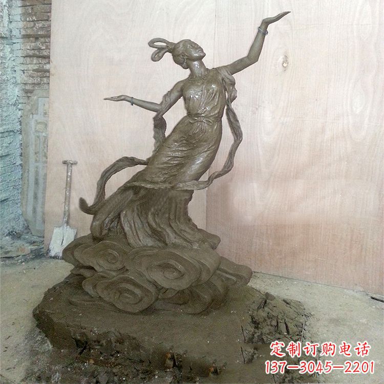 信阳“传说中的嫦娥——嫦娥雕塑”