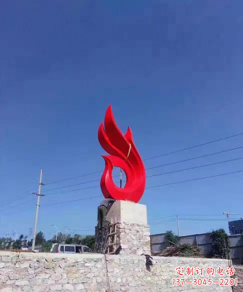 信阳凤凰雕塑点缀城市的不锈钢景观