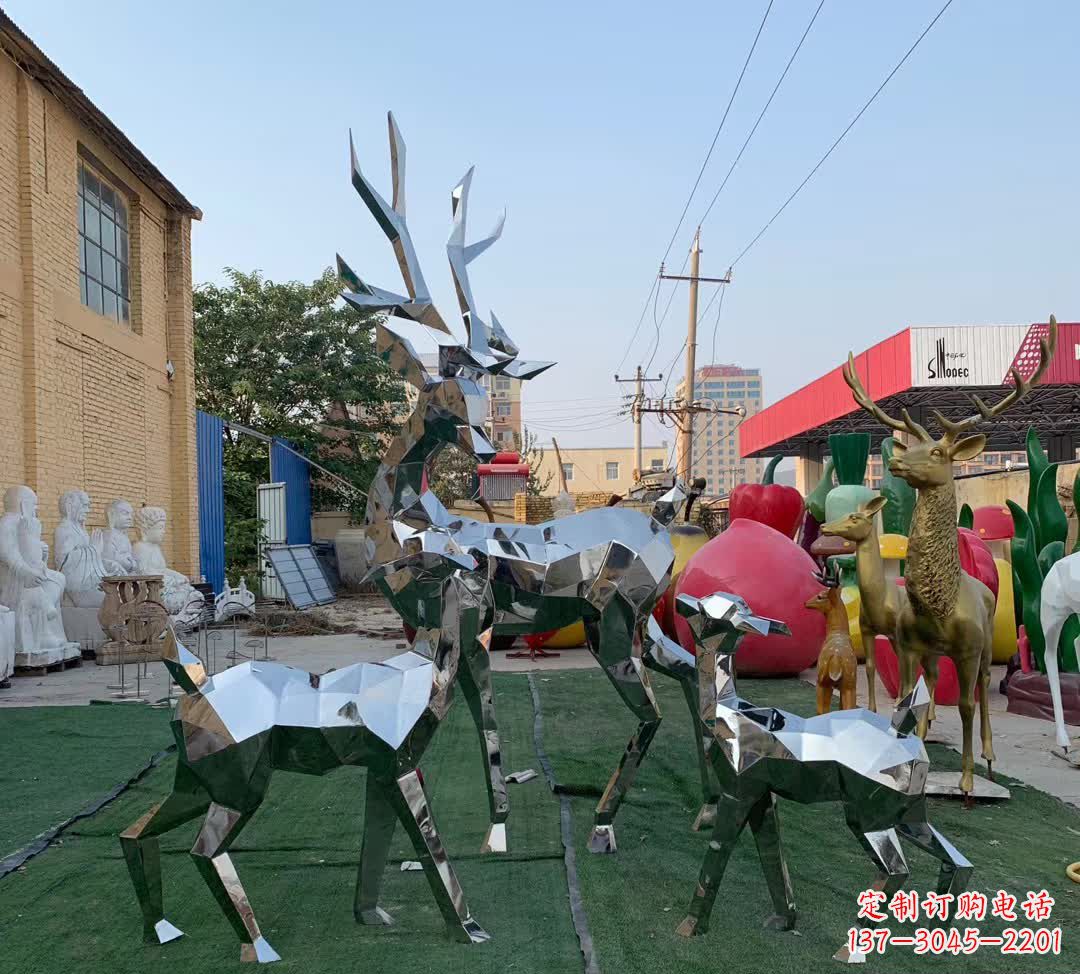 信阳梅花鹿雕塑一种独特的城市装饰