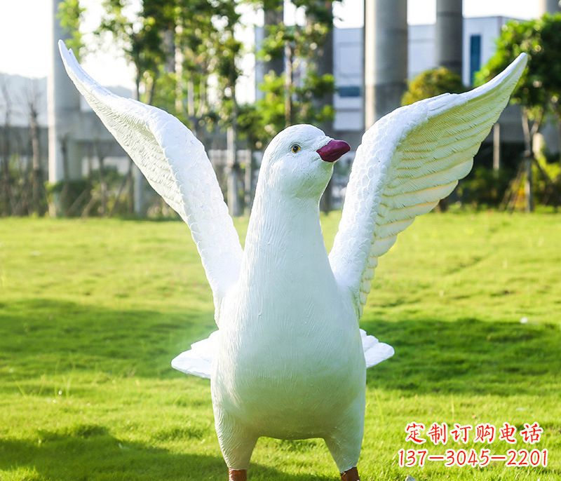信阳和平鸽雕塑传递和平信息