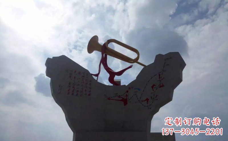 信阳革命烈士冲锋号雕塑让革命历史长存