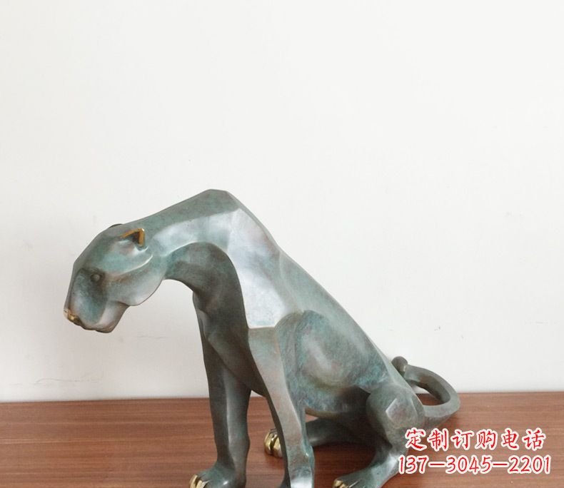 信阳抽象豹子动物铜雕