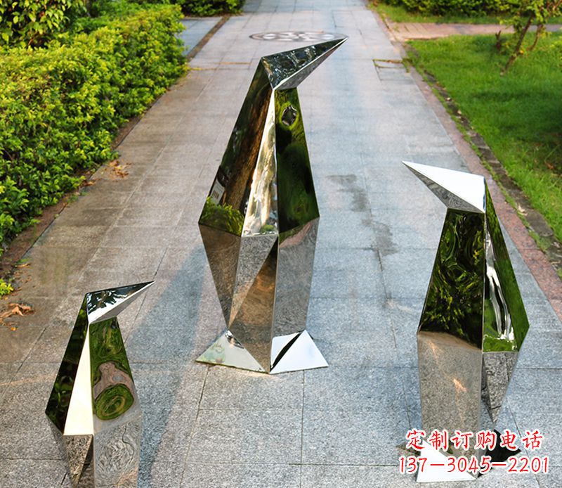 信阳精致的抽象不锈钢企鹅雕塑