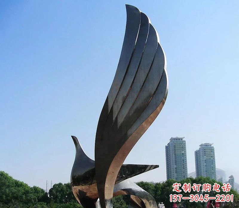信阳不锈钢翅膀雕塑象征着自由的美