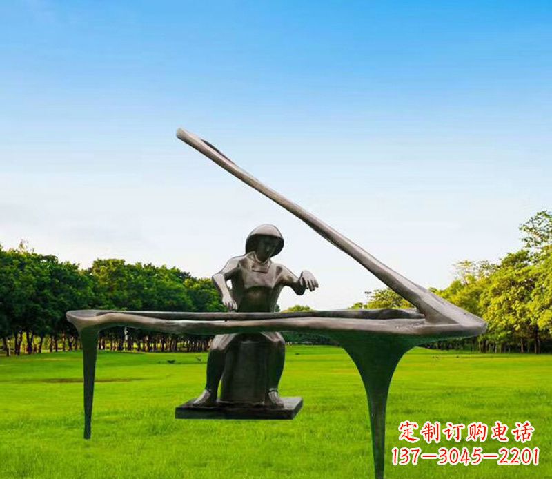 信阳钢琴之音铸成雕塑