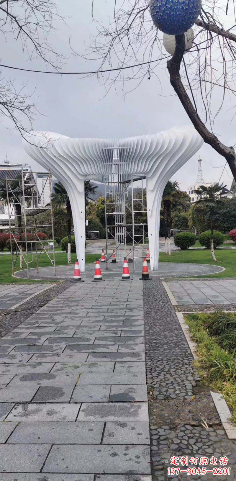 信阳抽象拱门不锈钢雕塑