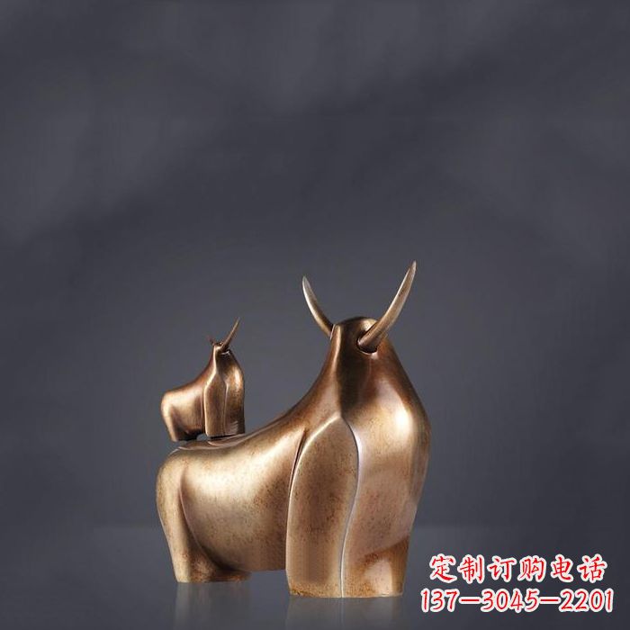 信阳抽象牛铜雕-不锈钢生肖牛雕塑摆件