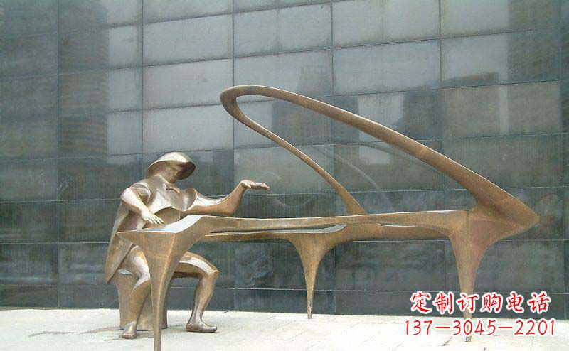 信阳抽象人物弹钢琴街边景观铜雕
