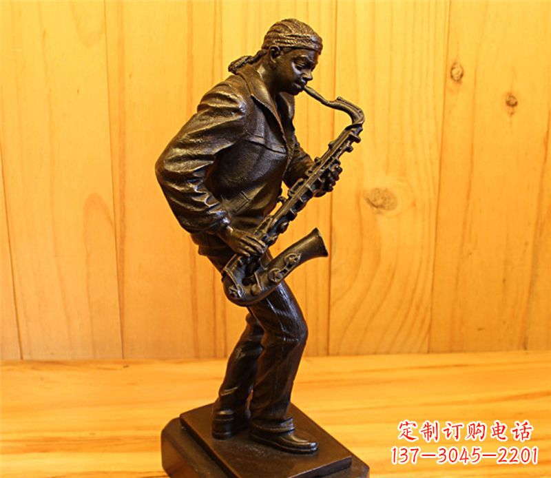 信阳萨克斯雕塑娱乐场所的精灵