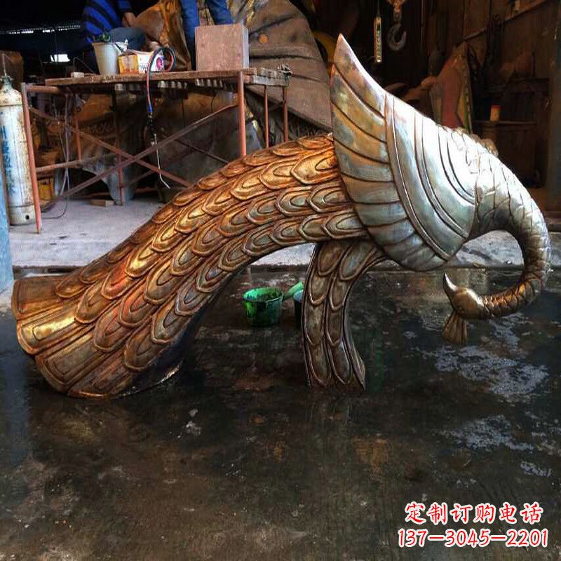 信阳铸造精美孔雀雕塑