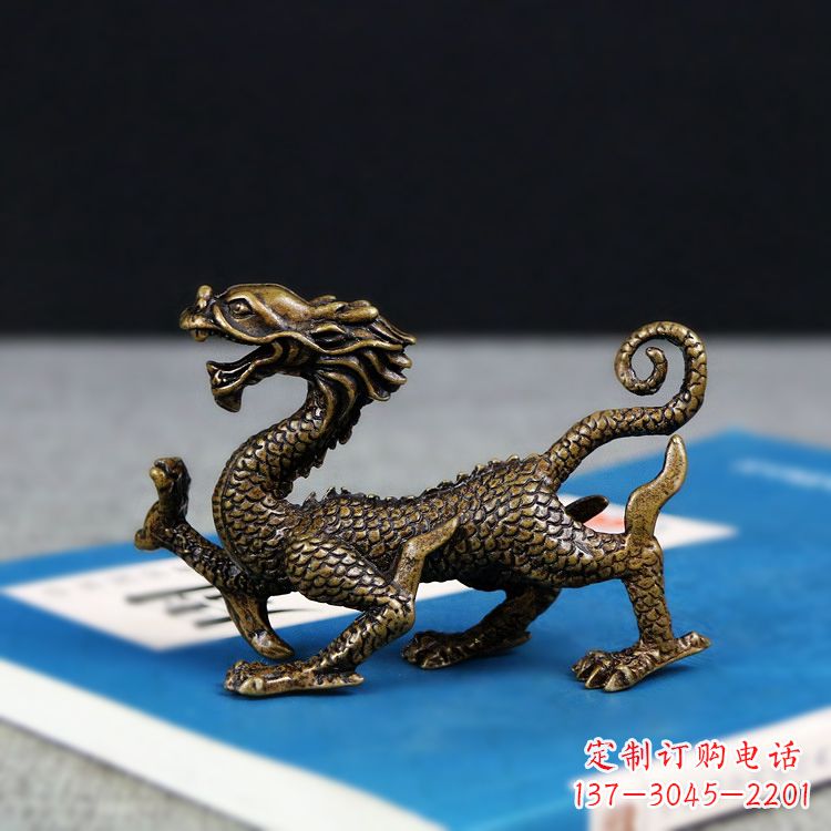 信阳青龙雕塑用纯铜熔铸而成