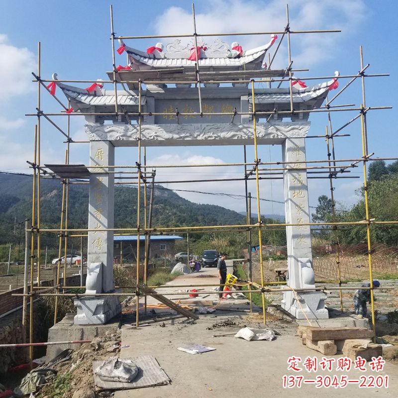 信阳村庄石牌坊雕塑传承民间文化