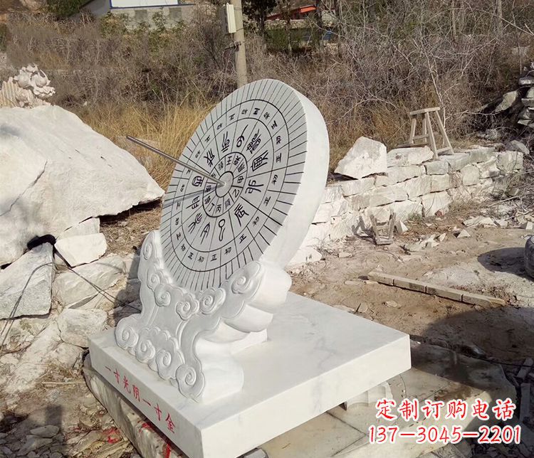 信阳传承古老文化——日晷雕塑