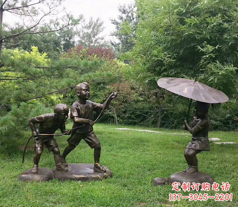 信阳纪念儿童的美好时光——铜雕塑