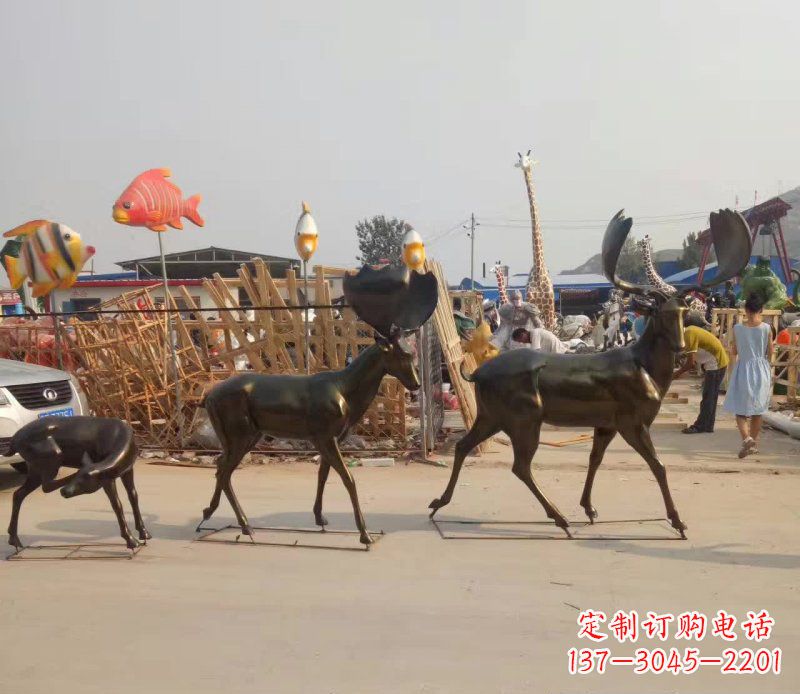 信阳大角鹿群的铜雕美丽的艺术精品