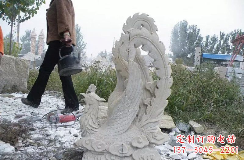 信阳凤凰雕塑传承瑰丽的古老文化
