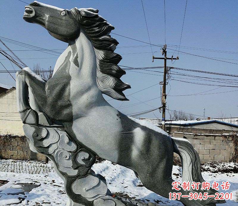 信阳传统工艺马踏祥云石雕