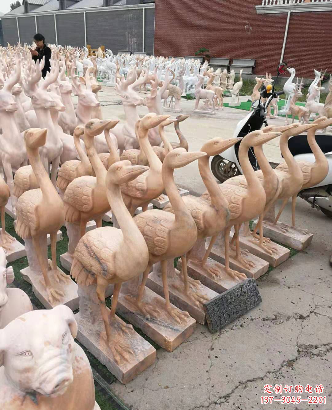 信阳丹顶鹤大理石雕塑