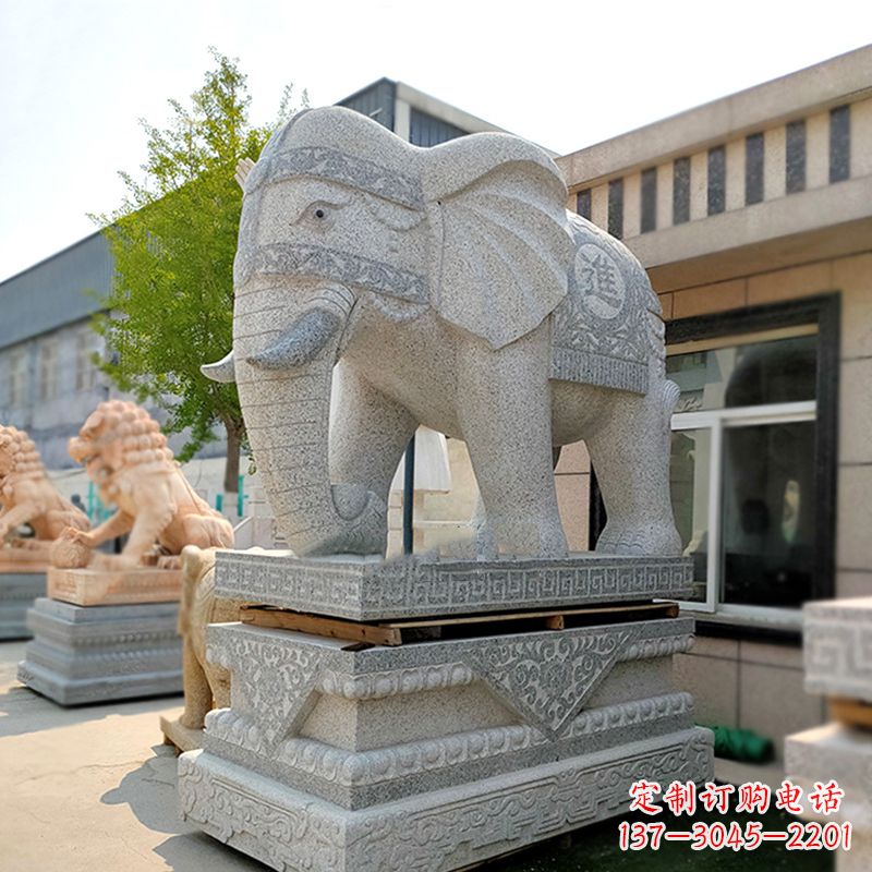 信阳新颖雄伟的大象雕塑