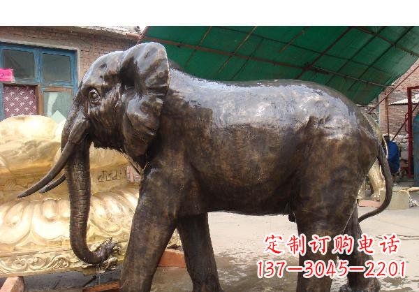 信阳大象公园动物铜雕