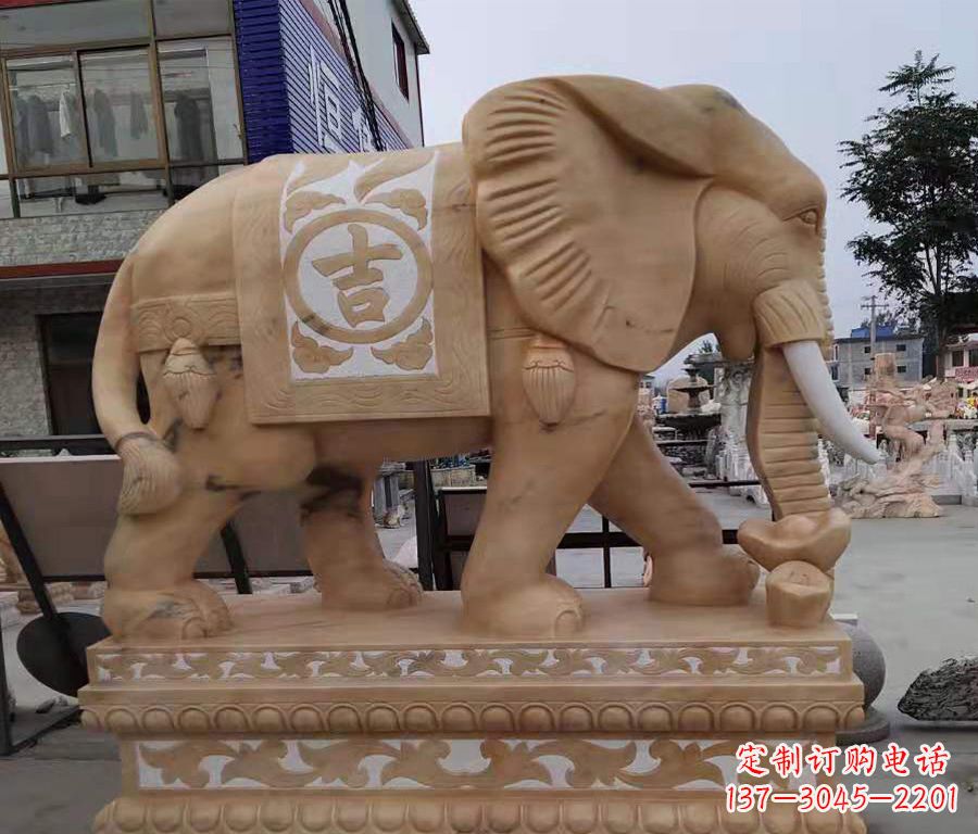 信阳大象镂空石雕