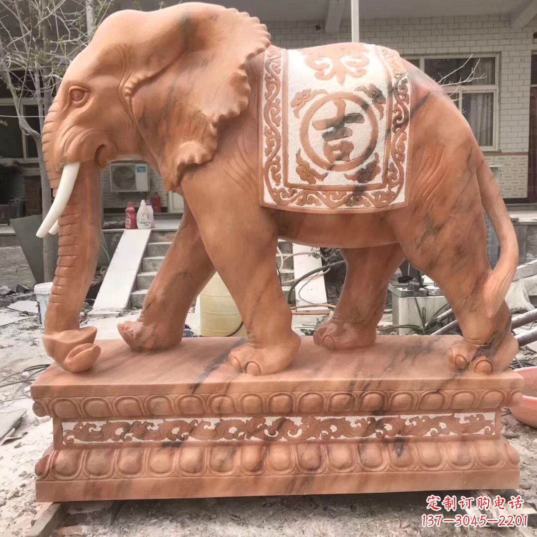 信阳大象柱子石雕景区