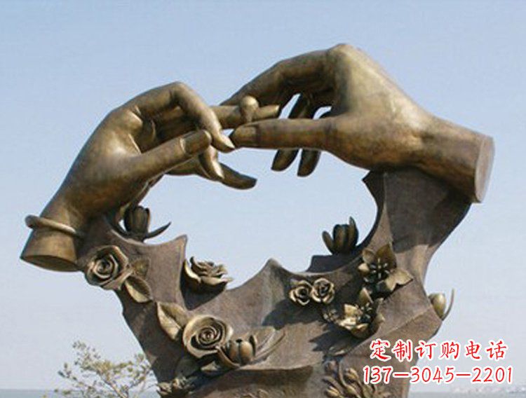 信阳戴戒指的手铜雕