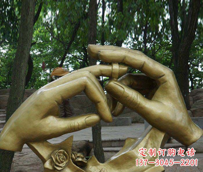 信阳精美戒指铜雕塑