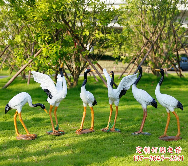 信阳丹顶鹤抽象雕塑