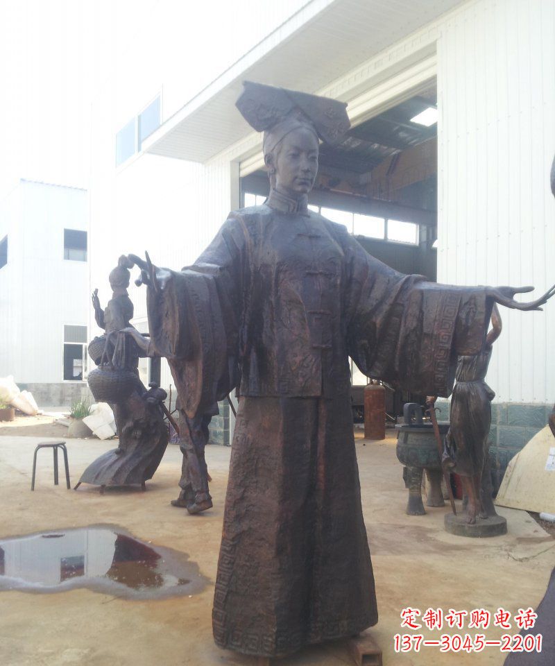 信阳清朝女子古代人物铜雕塑
