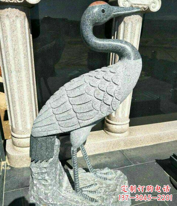 信阳传统工艺精雕丹顶鹤雕塑