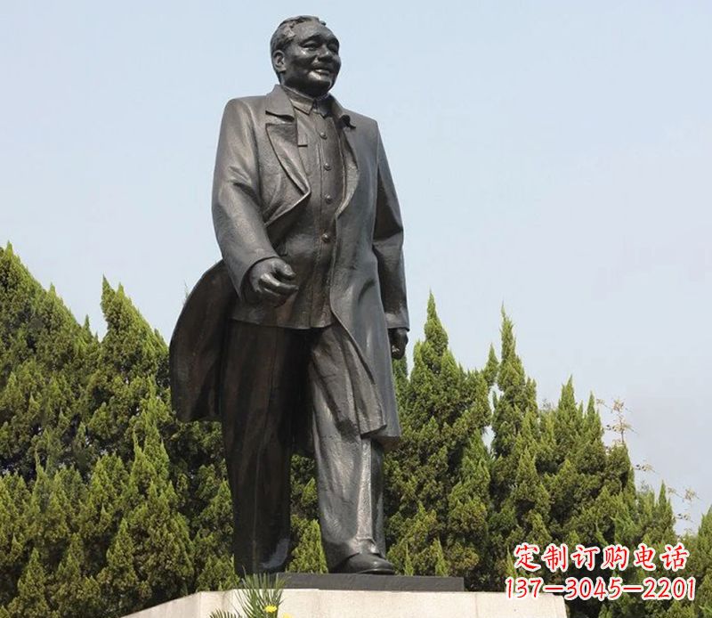信阳邓小平公园伟人铜雕