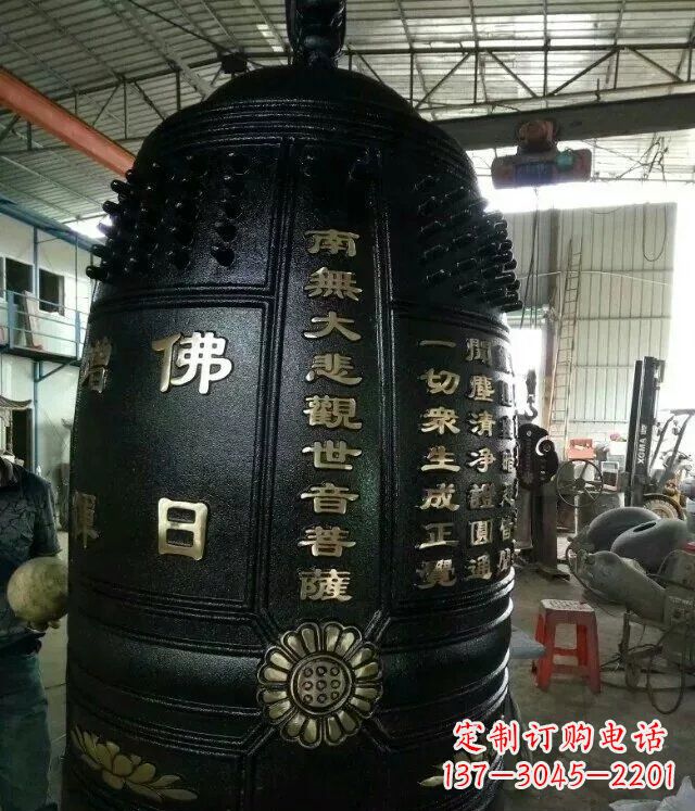 信阳精美铜雕铜钟