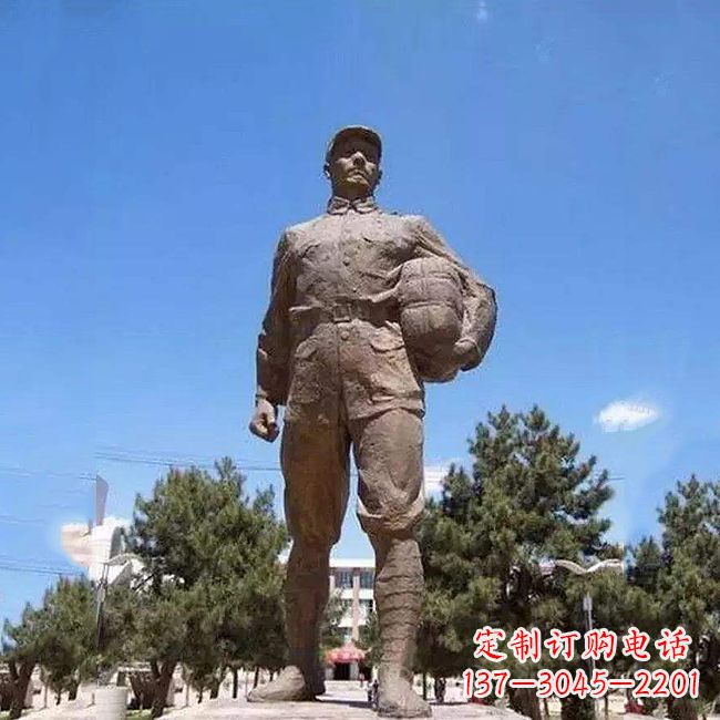 信阳董存瑞石雕像 - 传承英雄精神的纪念雕塑
