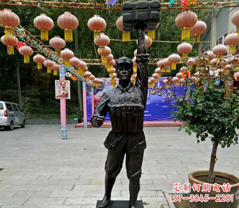信阳董存瑞铜雕精致迷人的手工雕塑艺术