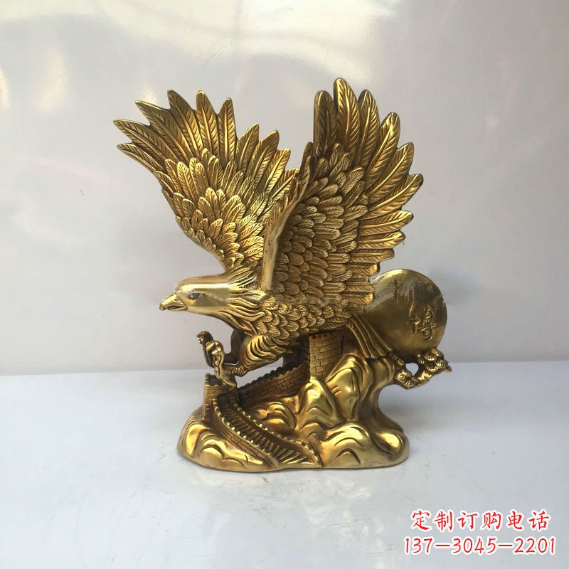 信阳镀金铜雕老鹰雕塑摆件