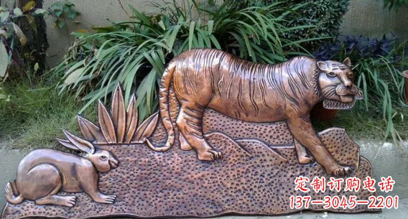 信阳锻铜动物雕塑