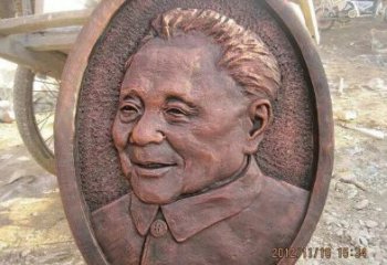 信阳传承历史，永记邓小平——邓小平头像铜雕塑