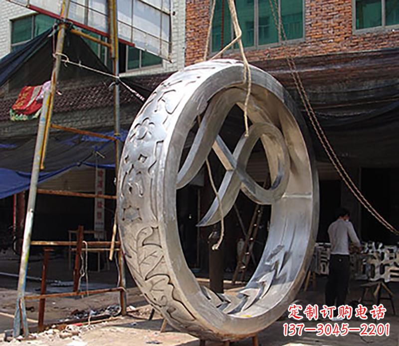 信阳精致环形不锈钢景观雕塑