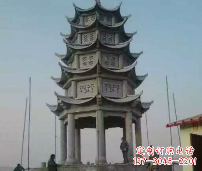 信阳精美绝伦的多层凉亭石雕