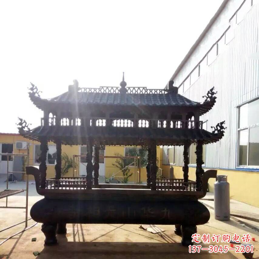 信阳欣赏传统文化的多层铜香炉雕塑