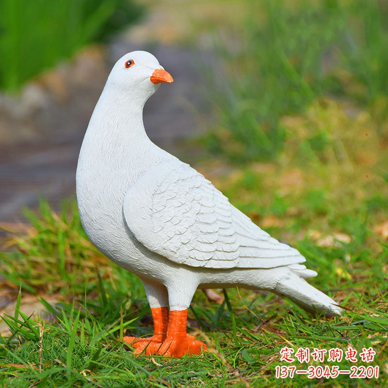 信阳和平鸽雕塑传递和平与希望的象征