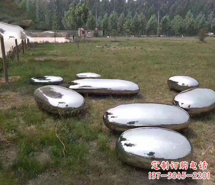 信阳抽象镜面不锈钢鹅卵石雕塑