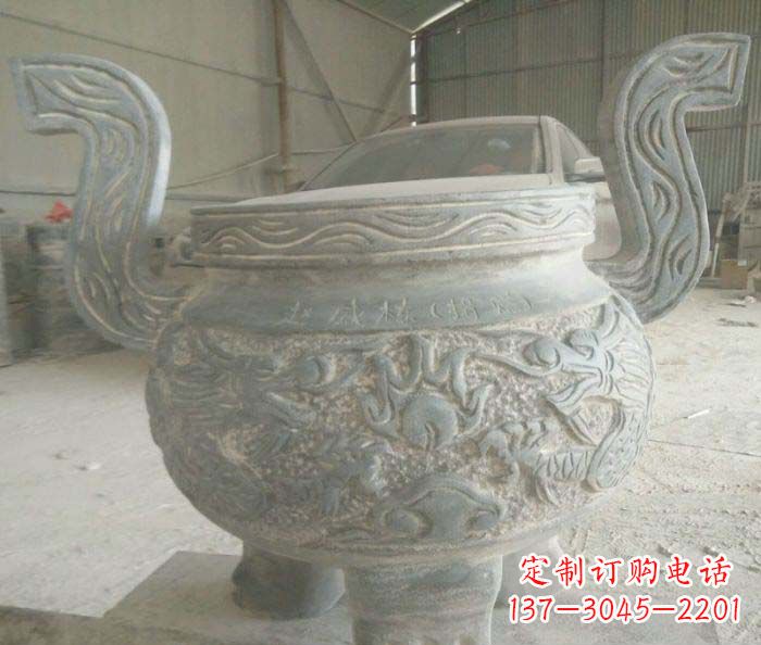 信阳青铜仿古三足香炉石雕