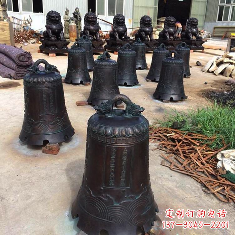 信阳手工精美的铜钟雕塑