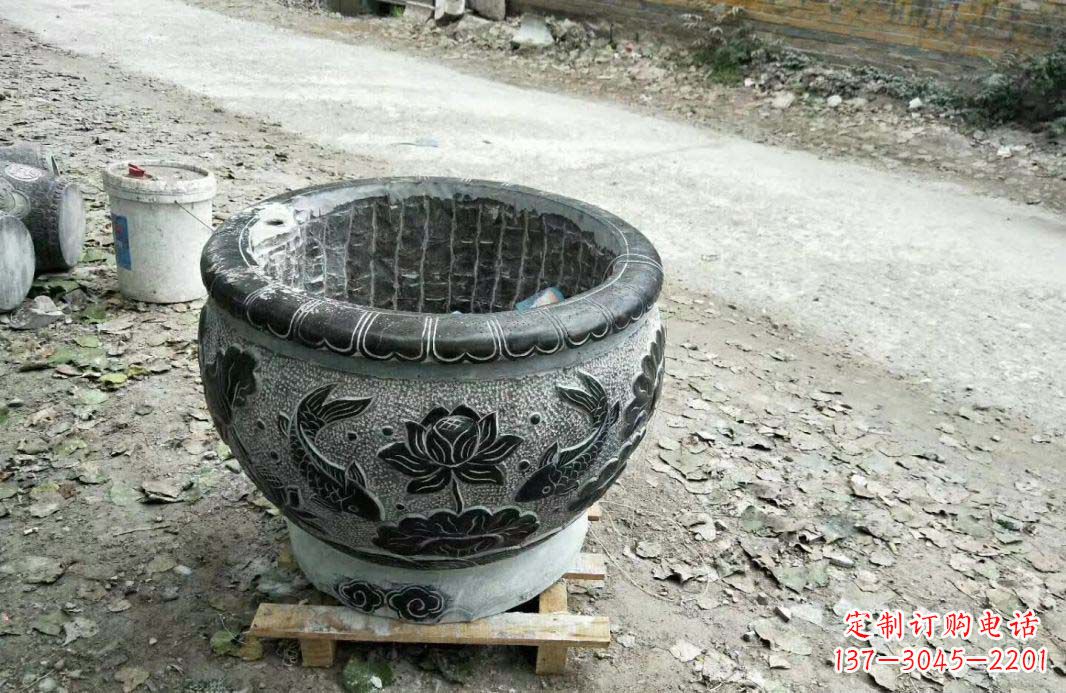 信阳高雅的仿古圆形水缸石雕