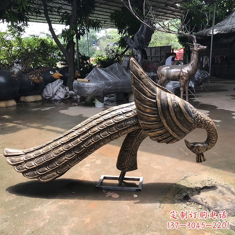 信阳仿铜玻璃钢定制孔雀雕塑