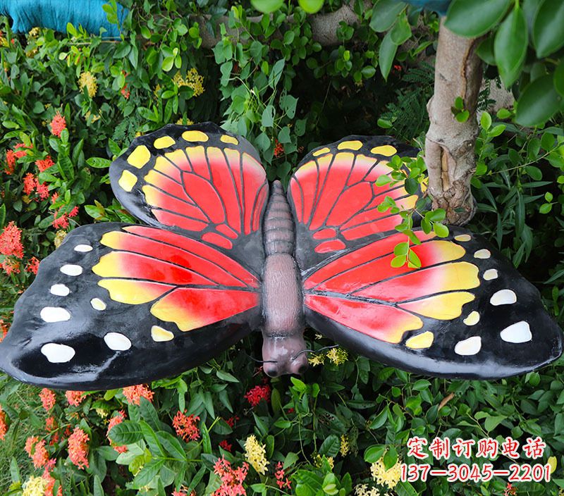 信阳雕刻精美的蝴蝶摆件